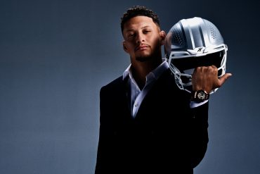 Patrick Mahomes ποζάρει με ρολόι Hublot στον καρπό