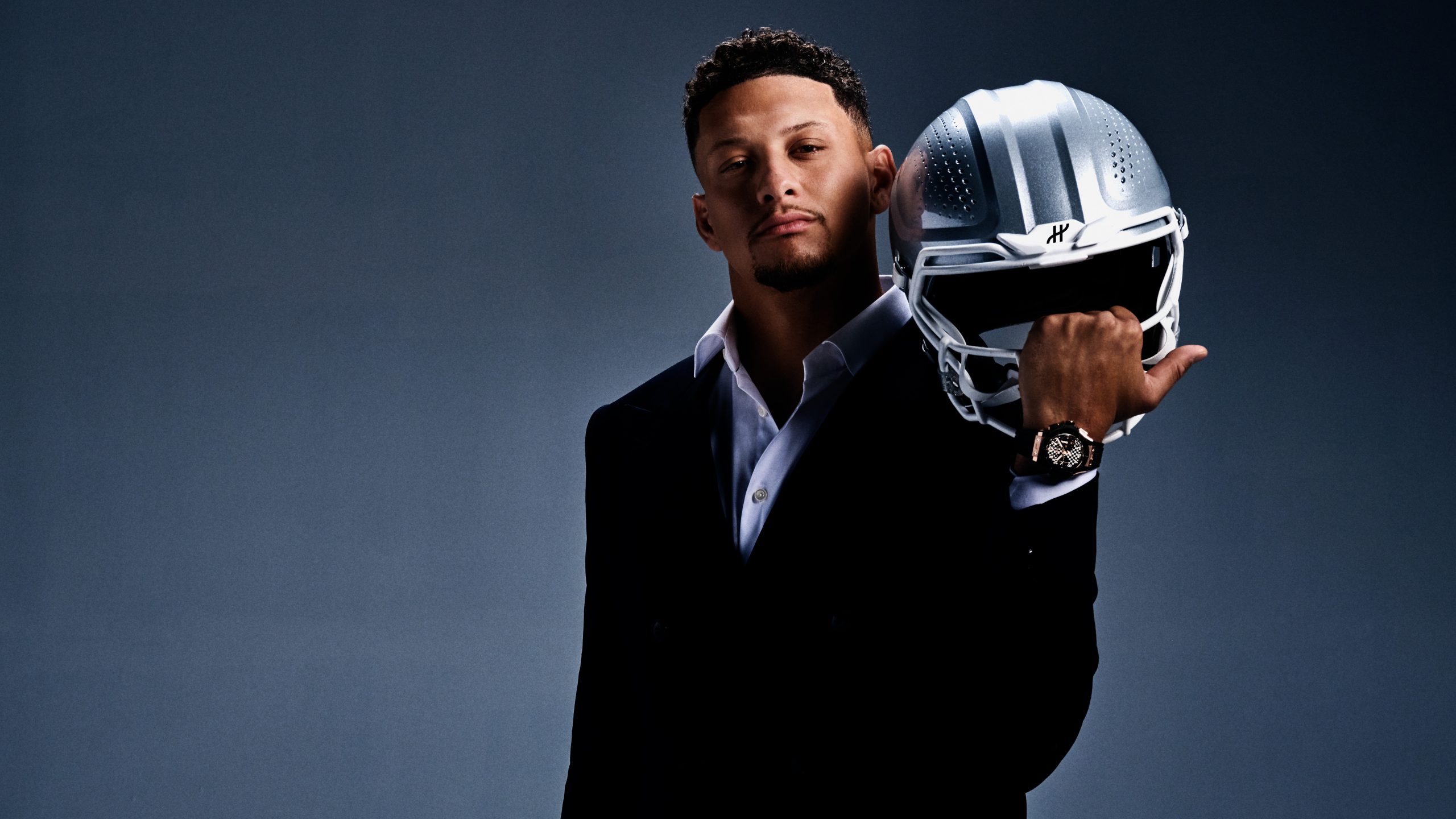 Patrick Mahomes ποζάρει με ρολόι Hublot στον καρπό